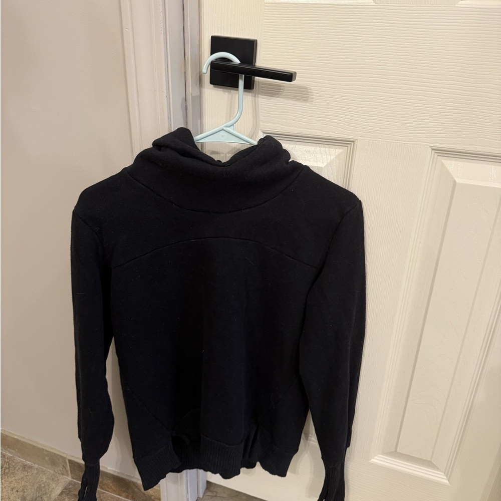 Alo Yoga Women's Black Sweater